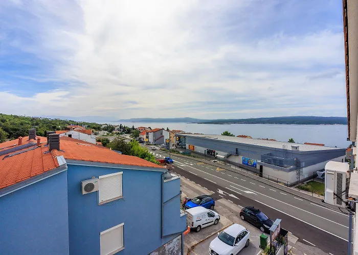 Lauschiges Nur 650 Meter Zum Mit Meerblick, Privatparkplatz, Waschmaschine Lejlighed Crikvenica